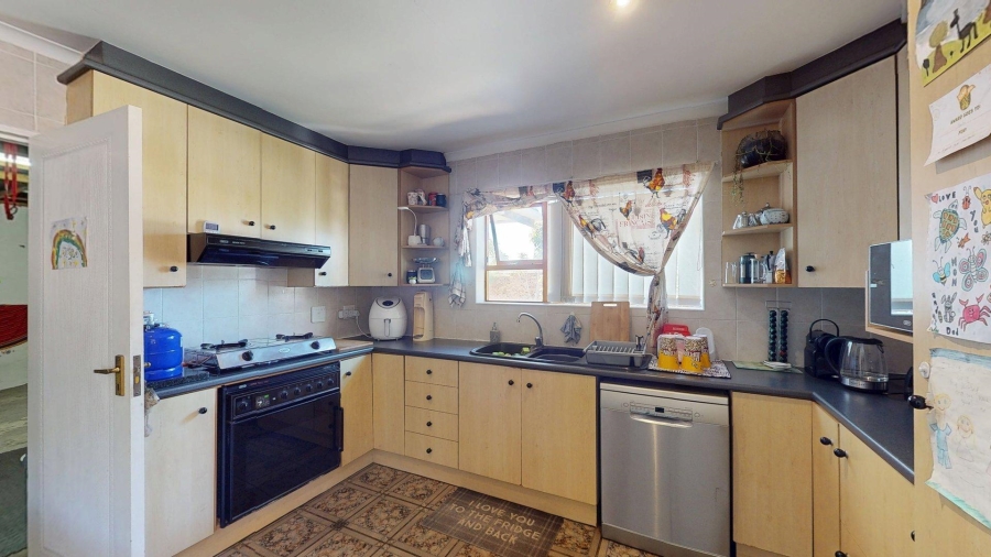 3 Bedroom Property for Sale in Summerstrand Eastern Cape